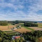 Bed & Breakfast Monschein Weingut 4*