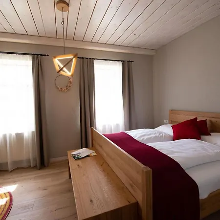 Monschein Weingut Bed & Breakfast 4*