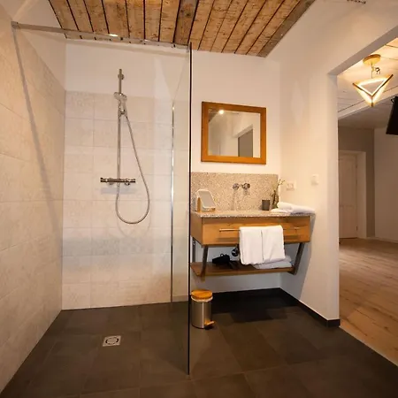 Monschein Weingut Bed & Breakfast *