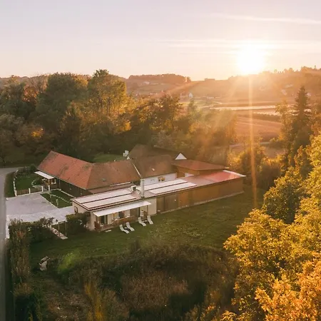 Monschein Weingut B&B Straden