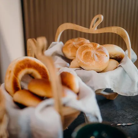 Monschein Weingut 4*