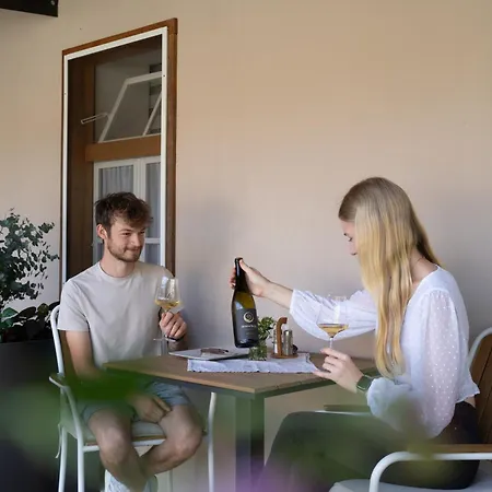 Monschein Weingut * Straden