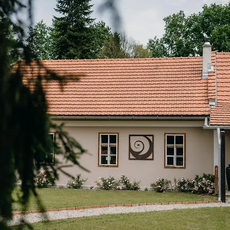 Monschein Weingut Bed & Breakfast Straden