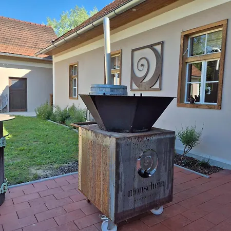 Monschein Weingut Bed & Breakfast