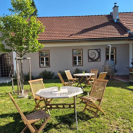Monschein Weingut Bed & Breakfast Straden