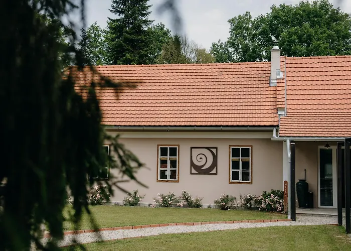 Monschein Weingut B&B Straden